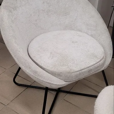 Fotel szary welur OVAL, okrągłe oparcie, czarny stelaż