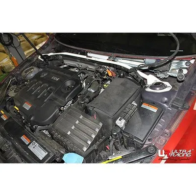 Rozpórka VW Golf 7 2.0GTI/TDI UltraRacing 2P przednia górna Strutbar