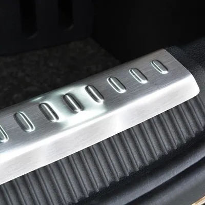 Skoda Yeti Nakładka (listwa) ochronna wewnętrzna bagażnika.
