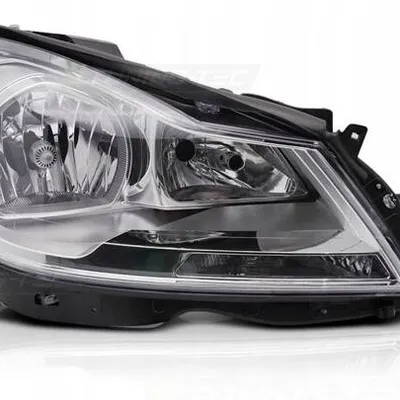 Lampa prawa reflektor chrom do Mercedes W204 11-14