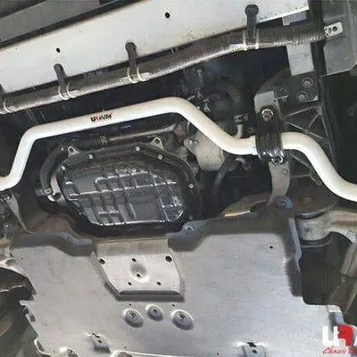 Rozpórka Infiniti Q70 Y51 3.5 V6 2WD 13+ UltraRacing przednia Sway Bar 29mm
