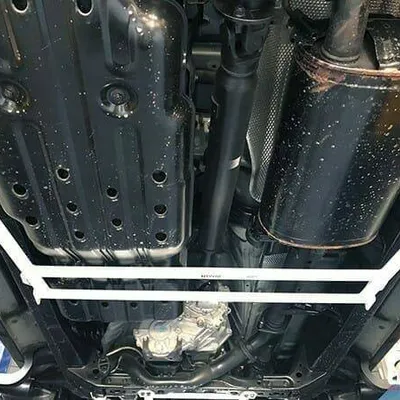 Rozpórka Toyota Fj Cruiser XJ10/GSJ10 4.0 V6 4WD 10-17 UltraRacing 4-punktowa tylna dolna Bar