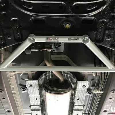 Rozpórka Perodua Ativa 1.0T 2WD 21+ UltraRacing 4-punktowa przednia dolna Brace