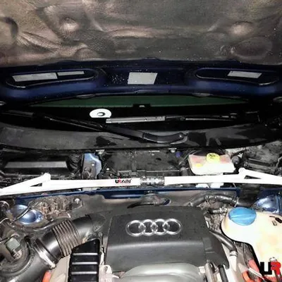 Rozpórka Audi A6 / A7 10+ UltraRacing 2-punktowa przednia górna Strutbar