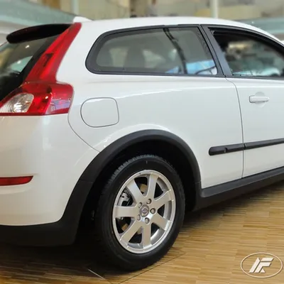 Volvo C30 listwy boczne