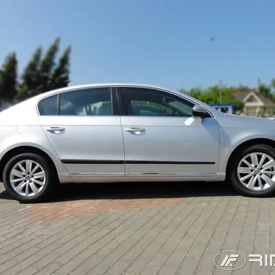 Vw Passat B7 sedan listwy boczne