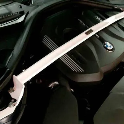 Rozpórka BMW 3 F30 330i /M2 F87 /435 UltraRacing przednia górna Strutbar