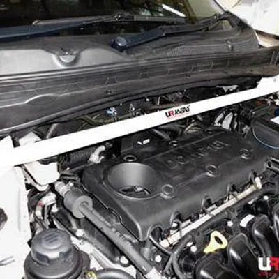 Rozpórka Kia Sportage 10+ 2.0 UltraRacing przednia górna Strutbar 1730