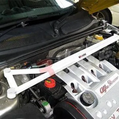 Rozpórka Alfa Romeo Spider GTV 2.0 UltraRacing przednia górna Strutbar