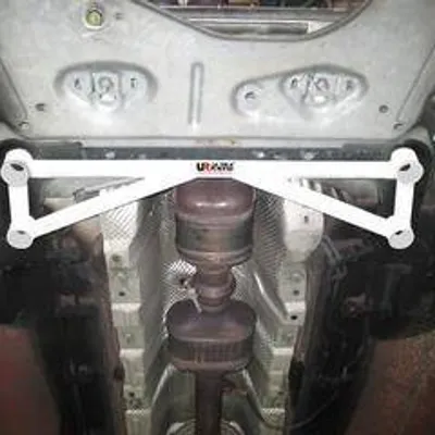 Rozpórka Renault Clio C 05+ UltraRacing 4-punktowa przednia H-Brace