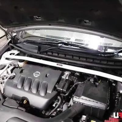 Rozpórka Nissan Teana 09+ J32 UltraRacing przednia górna Strutbar