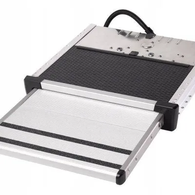 Stopień wejściowy Omnistep Slide-Out V18 12V 700 -