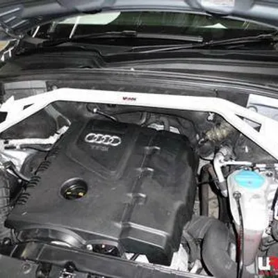 Rozpórka Audi Q5 2.0 08+ UltraRacing 2-punktowa przednia górna Strutbar