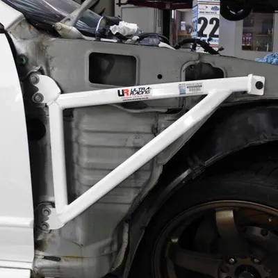 Rozpórka Nissan Skyline R32 GTR UltraRacing 3-punktowa Fender Brackets