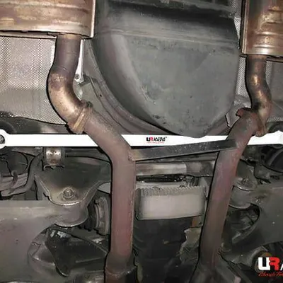Rozpórka BMW E39 M5 Ultra Racing tylna dolna Bar