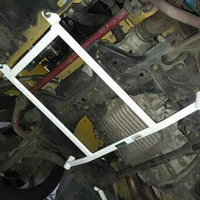 Rozpórka Honda S2000 AP2 2.2-F22C 03-09 UR 4P przednia dolna Brace 2931