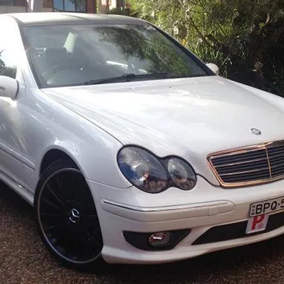 Zderzak przedni mercedes w203 00-06 c32 style