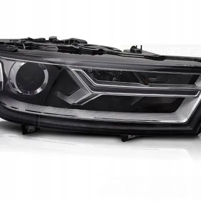 Lampa prawa reflektor xenon TYC do Audi Q7 15-19