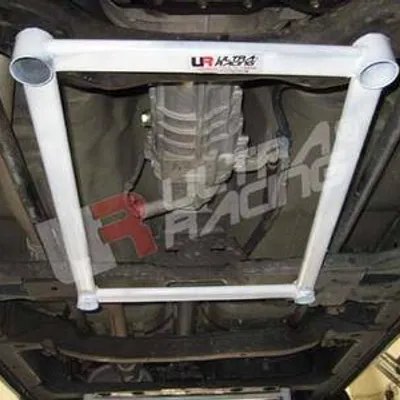 Rozpórka Isuzu D-Max 2.5D UltraRacing 4-punktowa przednia H-Brace