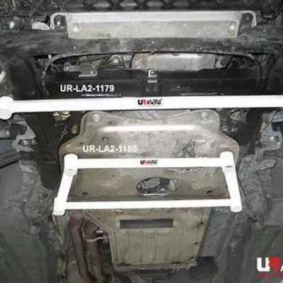 Rozpórka BMW E70 X5 3.0 06-13 UltraRacing 4-punktowa przednia H-Brace