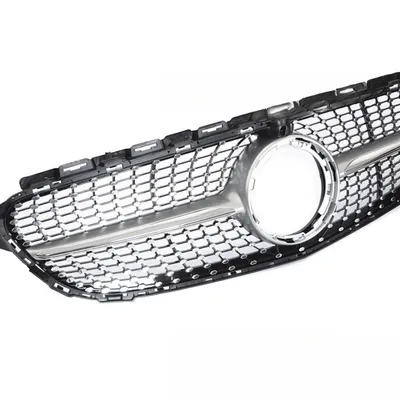 Grill Mercedes C-Klasa W205 / S205 / C205 / A205 2018–2023 Diamond Silver Chrome z miejscem na kamerę