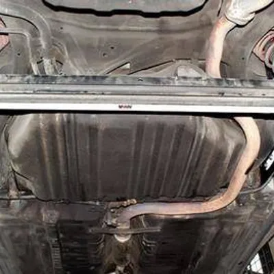 Rozpórka Nissan Cefiro 94-03 A32/A33 UltraRacing tylna Sway Bar 19mm