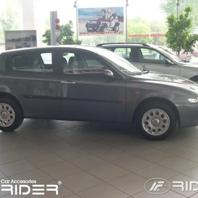 Alfa Romeo 147 listwy boczne
