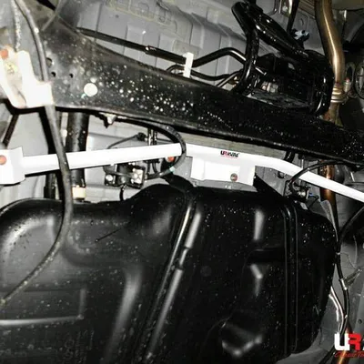 Rozpórka Honda BR-V DG1 1.5 2WD 16-21 UltraRacing 3-punktowa tylna dolna Bar