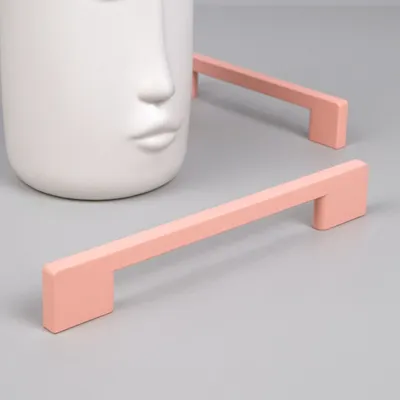 Uchwyt meblowy dziecięcy GEOMETRIC 160 mm różowy