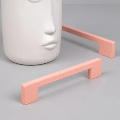 Uchwyt meblowy dziecięcy GEOMETRIC 128 mm różowy
