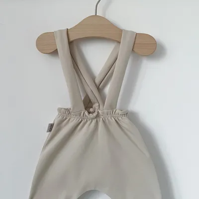 Spodenki dresowe z szelkami - Beige