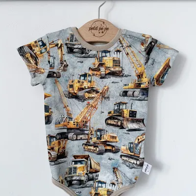 Body z dresówki - Plac budowy