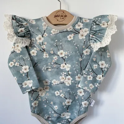 Body z dresówki - Floral sky