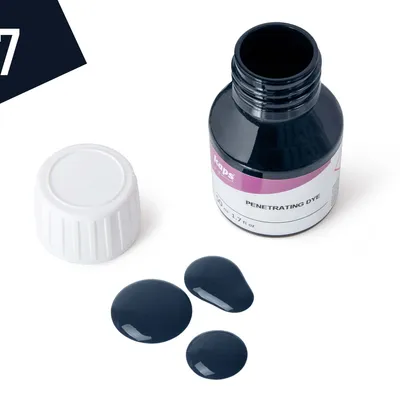 Penetrująca farba do butów ze skór naturalnych gładkich, licowych oraz sztucznych Leather Penetrating Dye 50ml granatowa