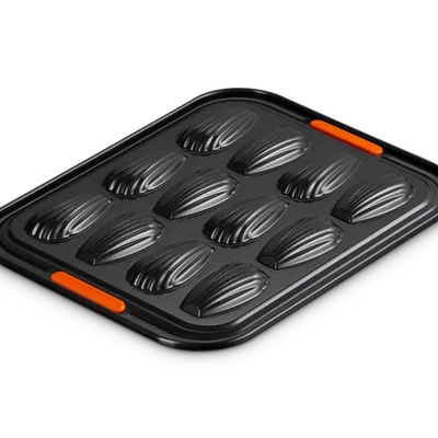 Le Creuset - Forma na 12 Magdalenek
