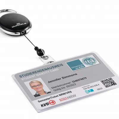 Etui do kart identyfikacyjnych z mechanizmem ściągającym / Durable