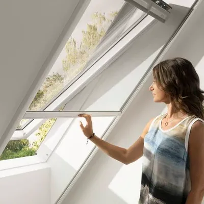 VELUX ZIL MK06 0000SWL – moskitiera rolowana 76x200 do okien dachowych