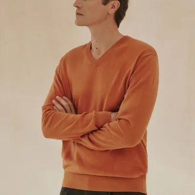 Pomarańczowy sweter męski V-neck bawełna