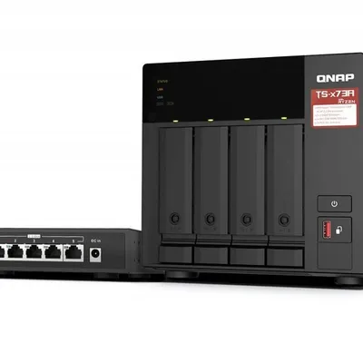 Qnap zestaw ts-473a-sw5t + qsw-1105-5t