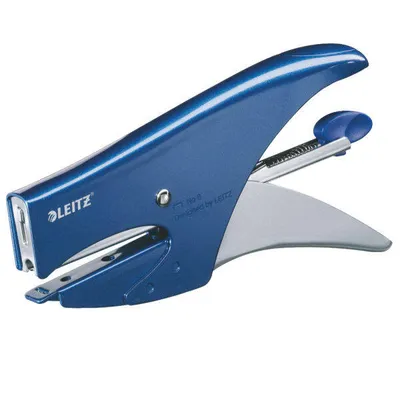 Zszywacz nożycowy metalowy LEITZ 55470033 metaliczny niebieski 15 kart.
