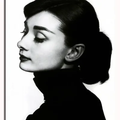 Audrey hepburn - zamyślona - 40x50 cm - g17624